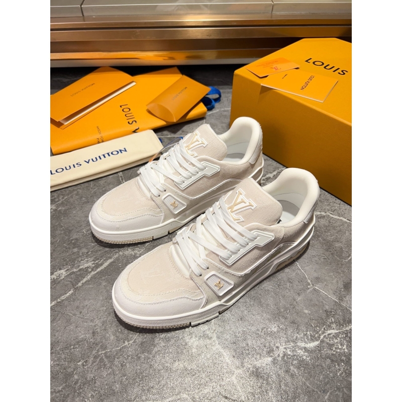 l**is V*t*n sneakers